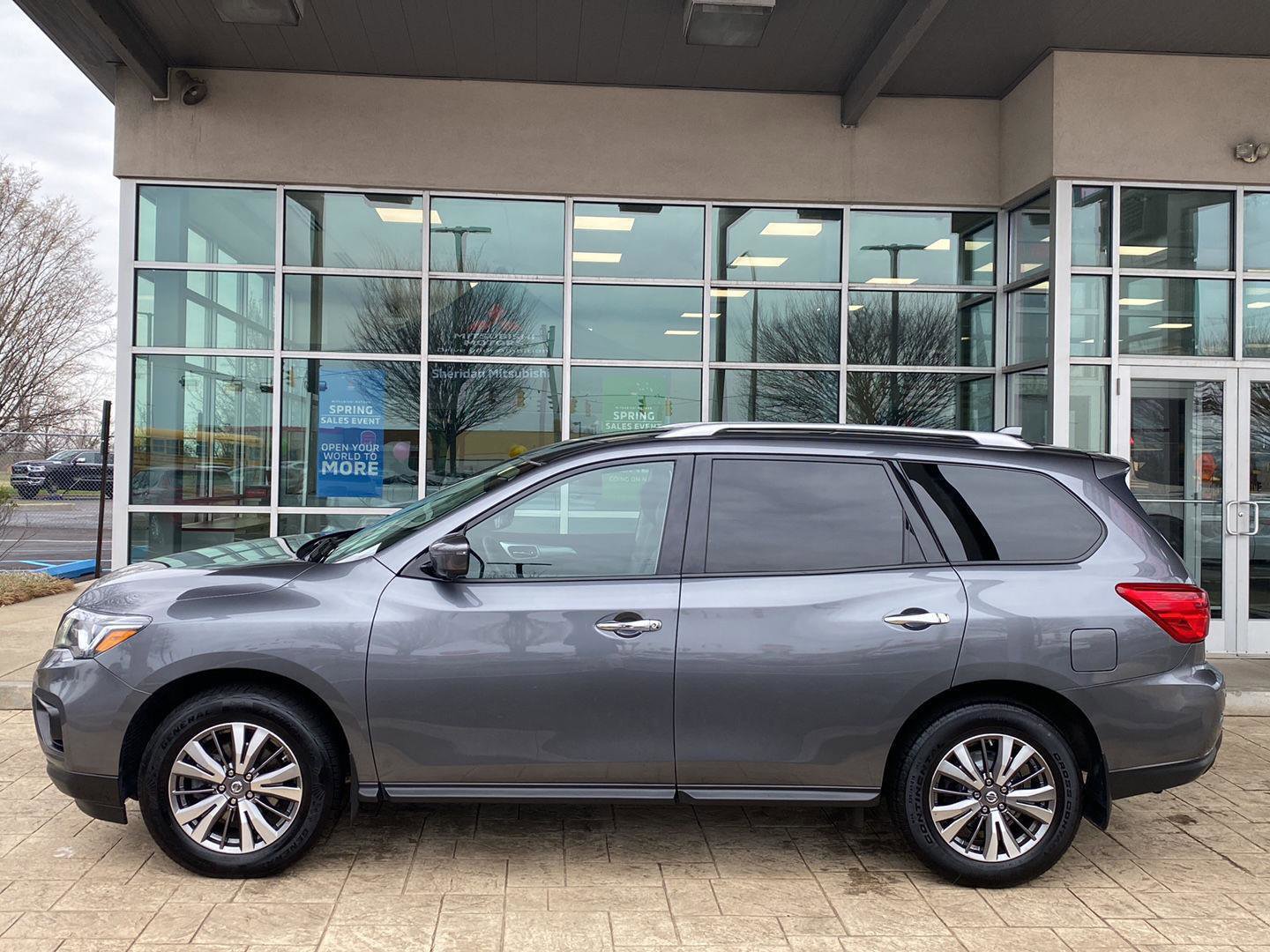 Used 2019 Nissan Pathfinder SL image 4