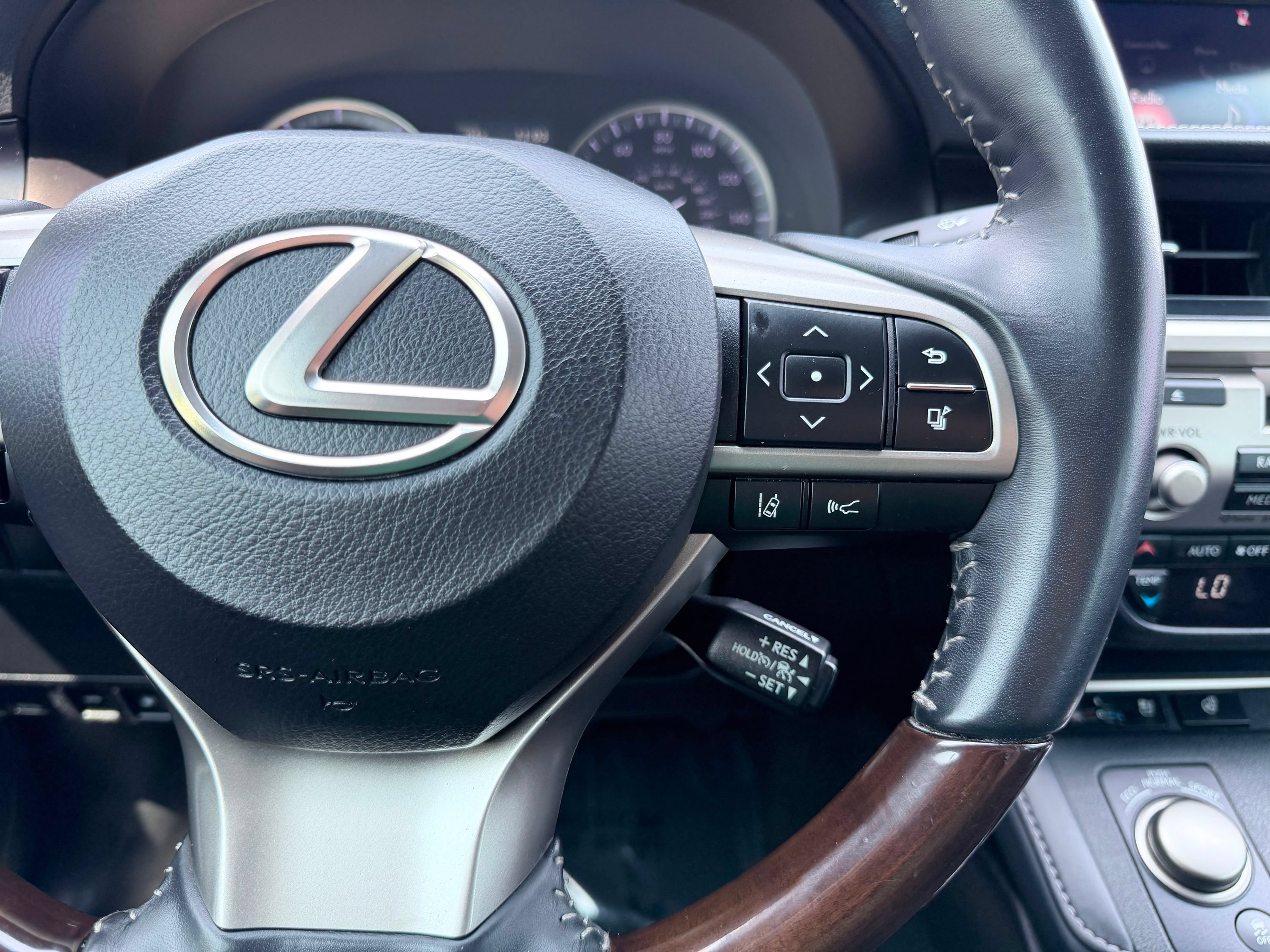 Used 2018 Lexus ES 350 w/ Premier Package FWD image 35