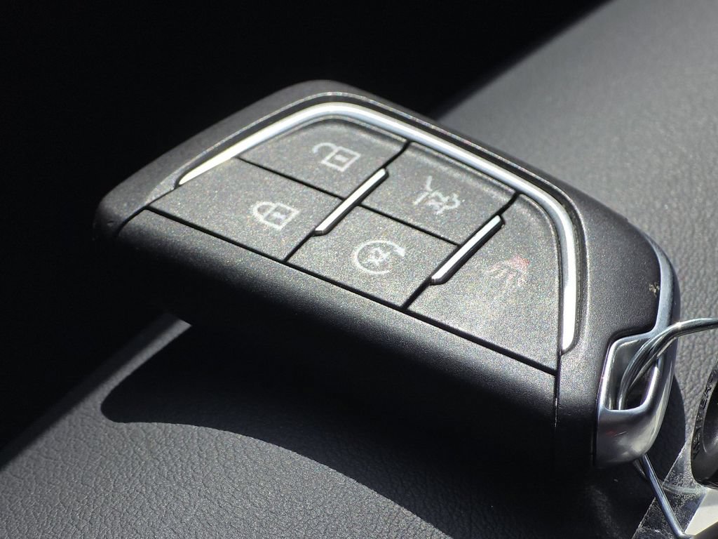 Used 2024 Cadillac Lyriq Tech AWD/4WD image 33