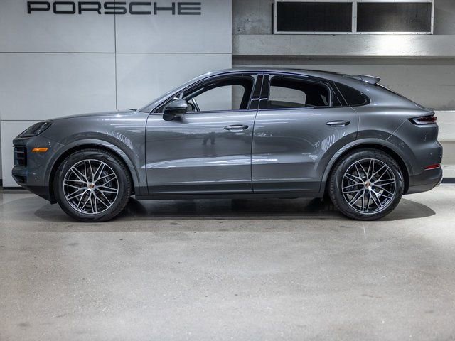 Certified 2025 Porsche Cayenne Coupe image 2