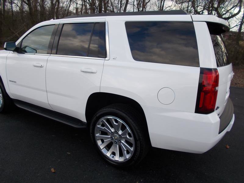 Used 2018 Chevrolet Tahoe LT w/ Luxury Package RWD image 5
