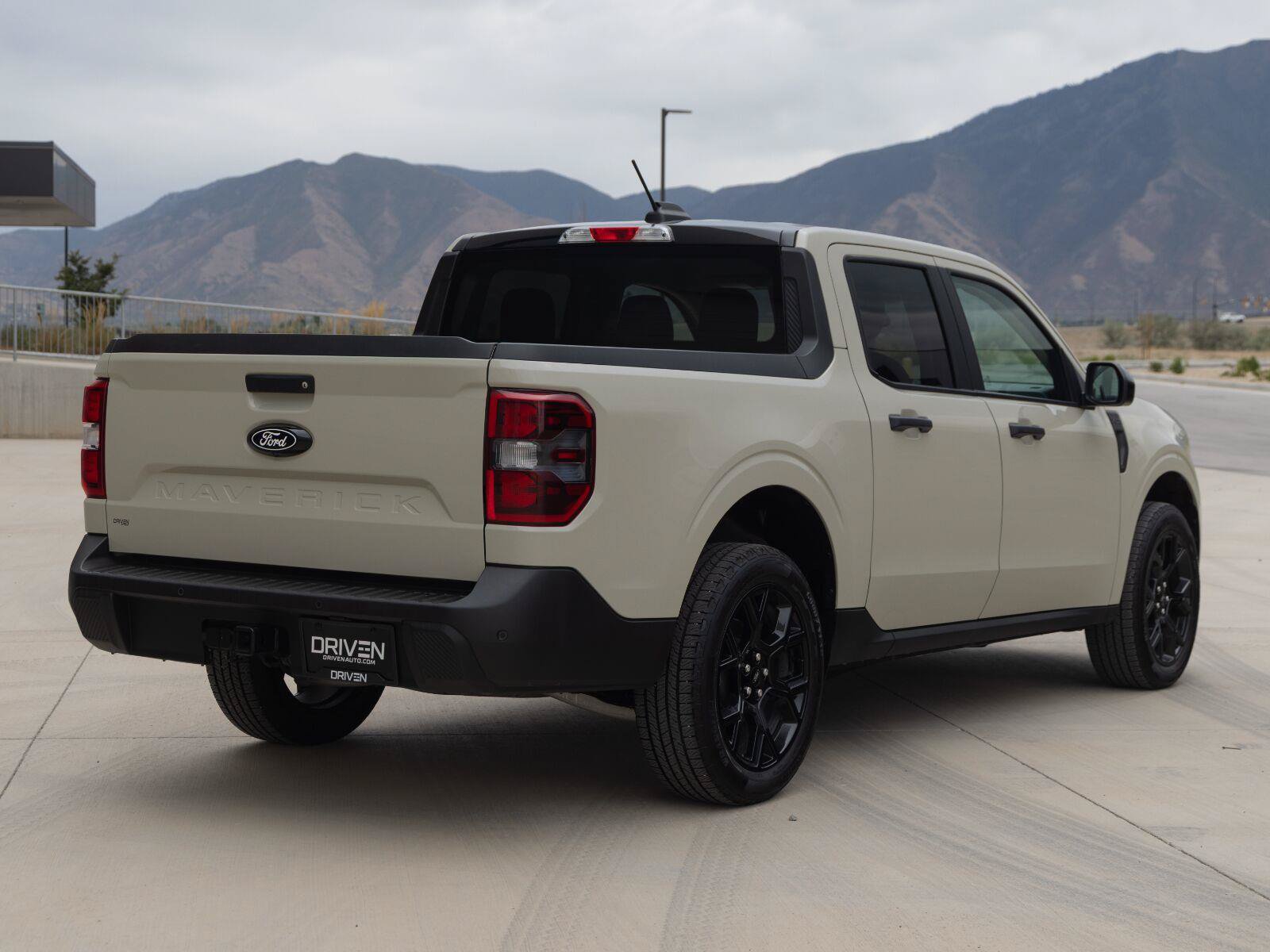 Used 2025 Ford Maverick XLT w/ XLT Luxury Package AWD/4WD image 4