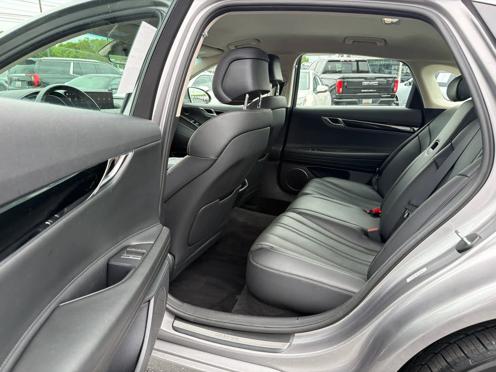 Used 2022 Genesis G80 2.5T AWD/4WD image 13