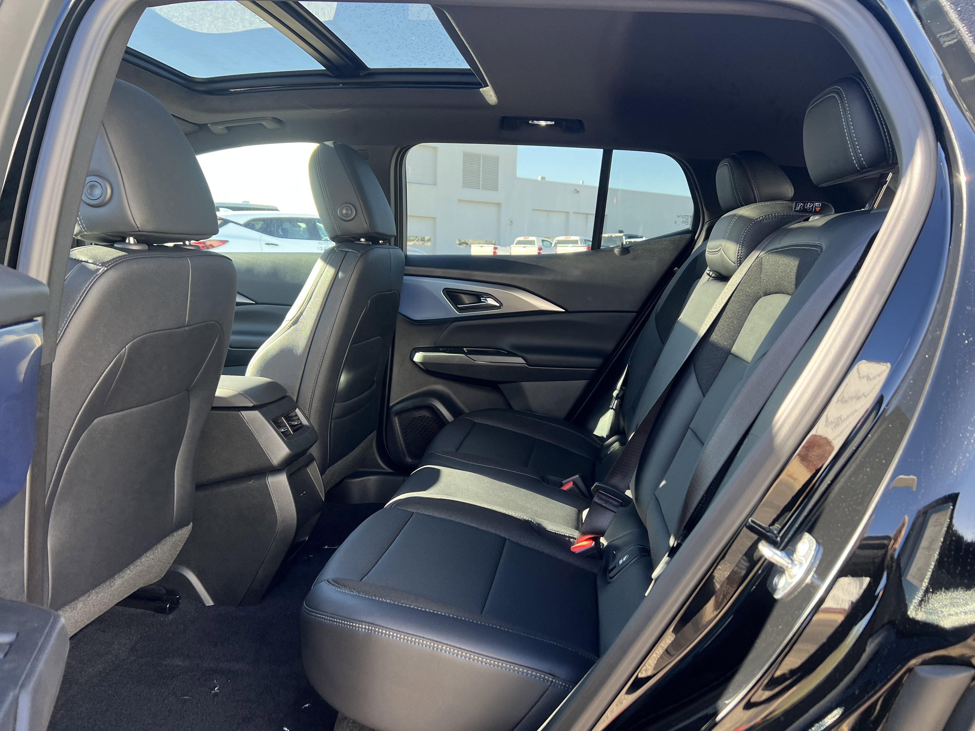 New 2026 Chevrolet Equinox EV LT w/ LPO, Blackout Package image 5