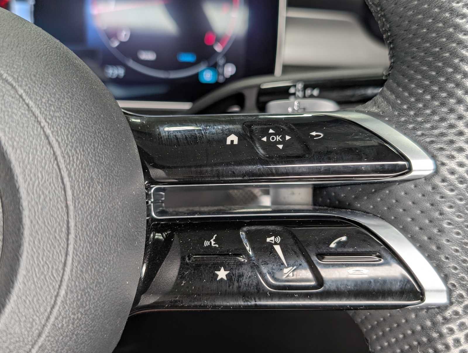 Certified 2023 Mercedes-Benz C 300 4MATIC Sedan image 32