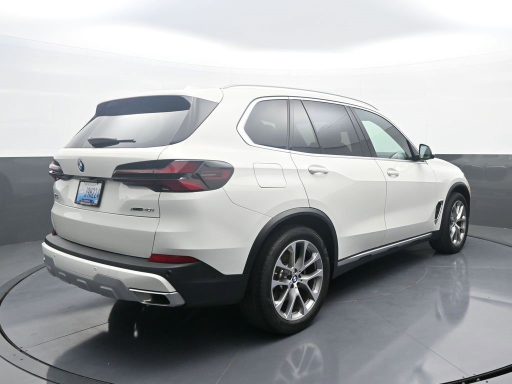 Used 2024 BMW X5 xDrive40i w/ Premium Package image 7
