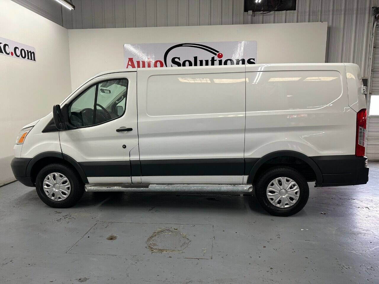 Used 2015 Ford Transit 250 130 Low Roof w/ Exterior Upgrade Package image 8