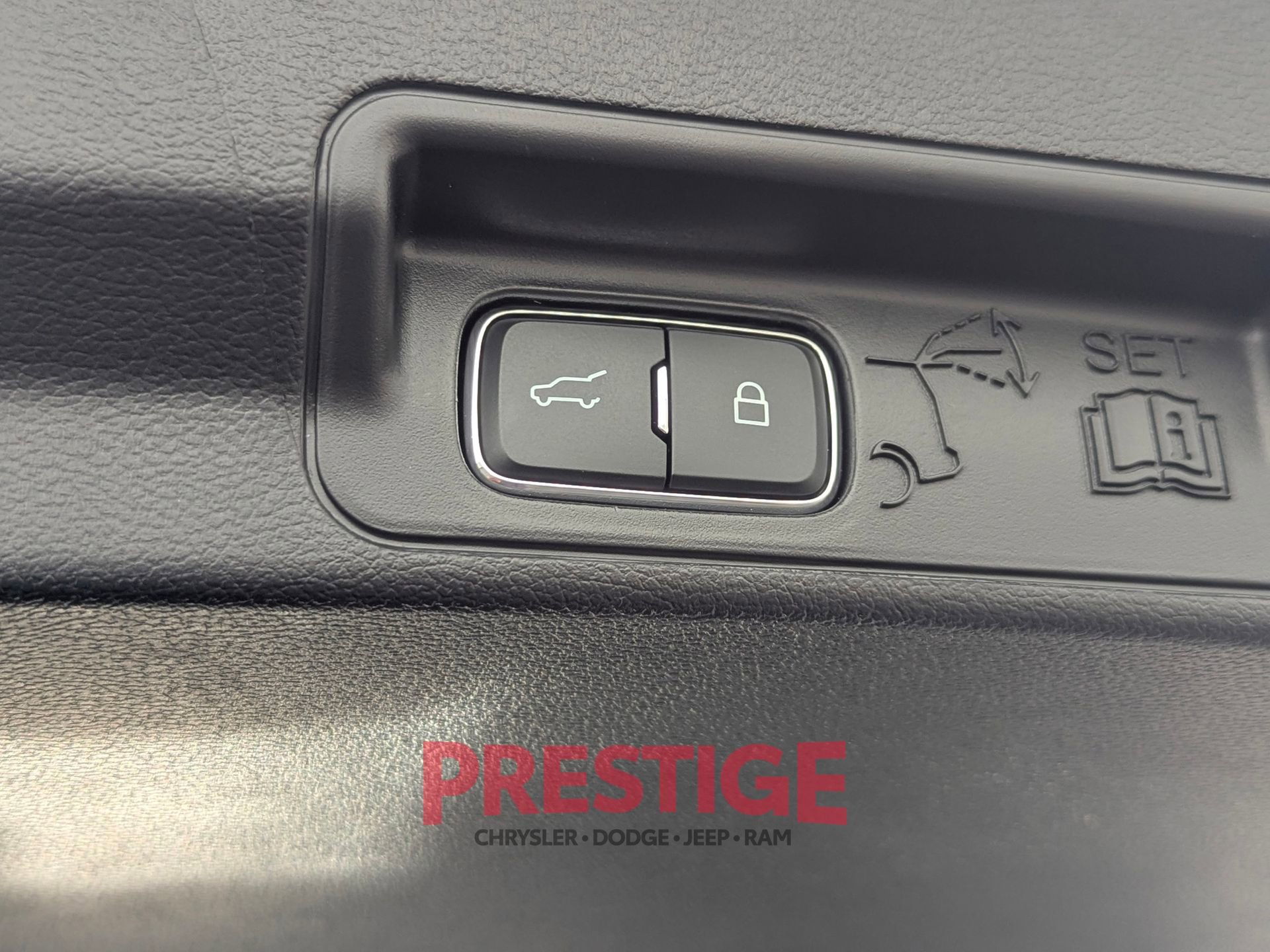 Used 2025 Ford Explorer Platinum w/ Ultimate Package image 10