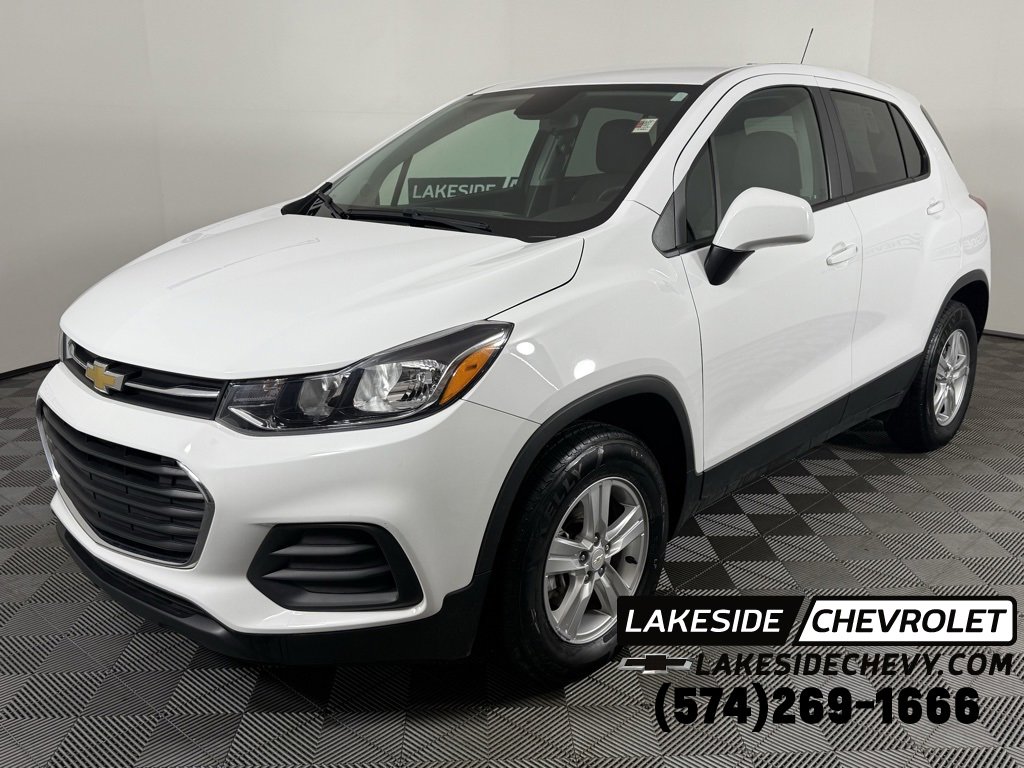 Used 2022 Chevrolet Trax LS w/ Tint and Cruise Package image 1