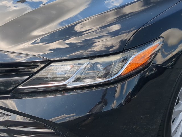 Used 2019 Toyota Camry LE FWD image 10
