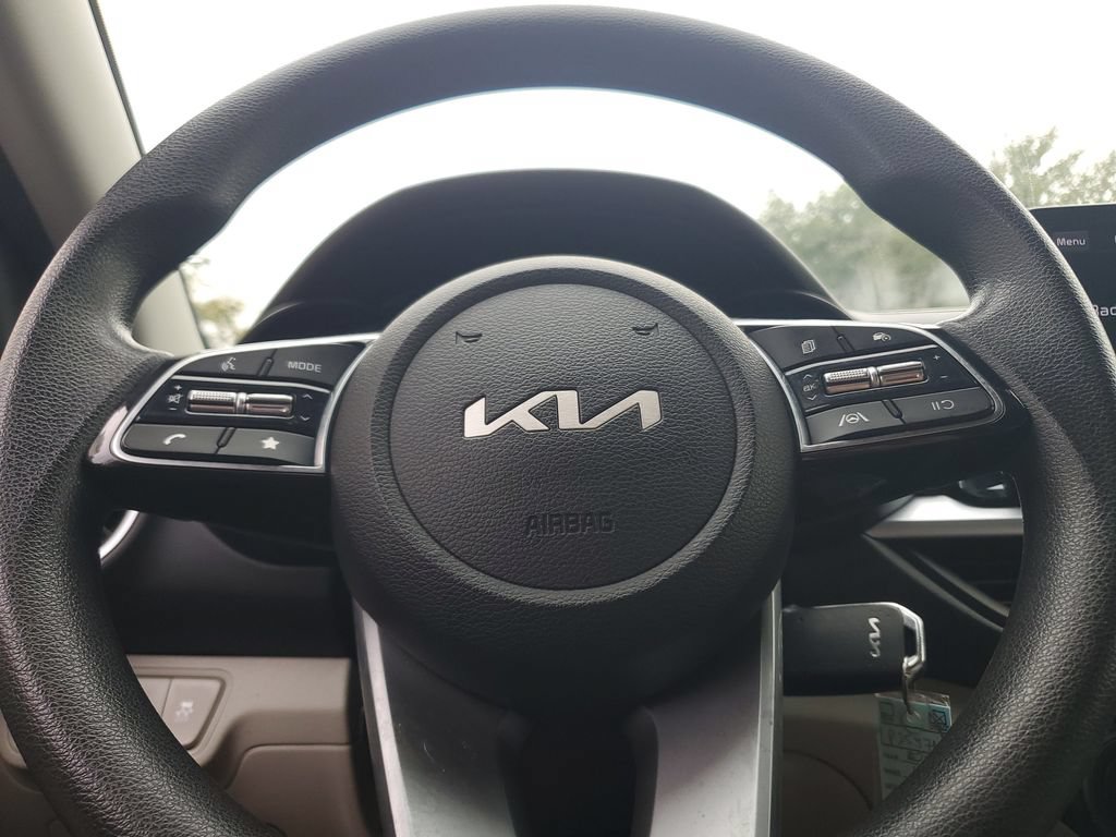 Used 2022 Kia Forte LXS FWD image 22