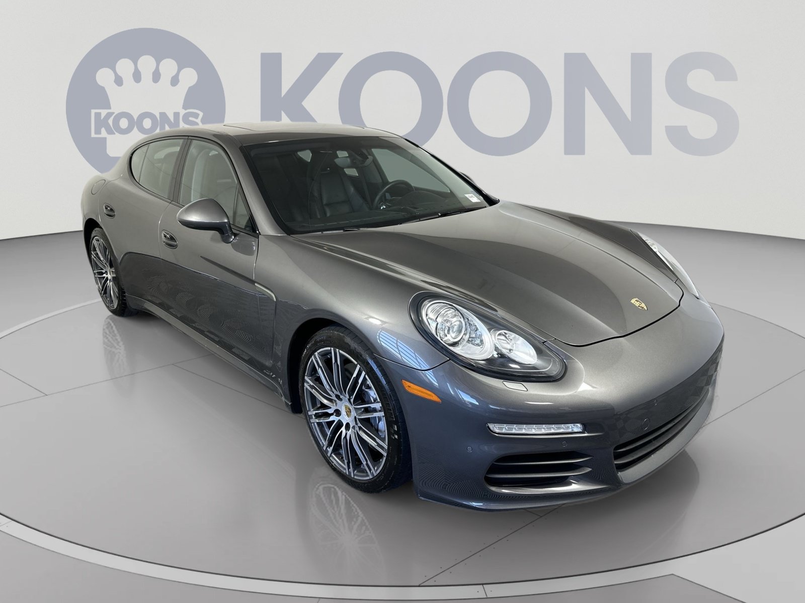 Used 2016 Porsche Panamera RWD image 10