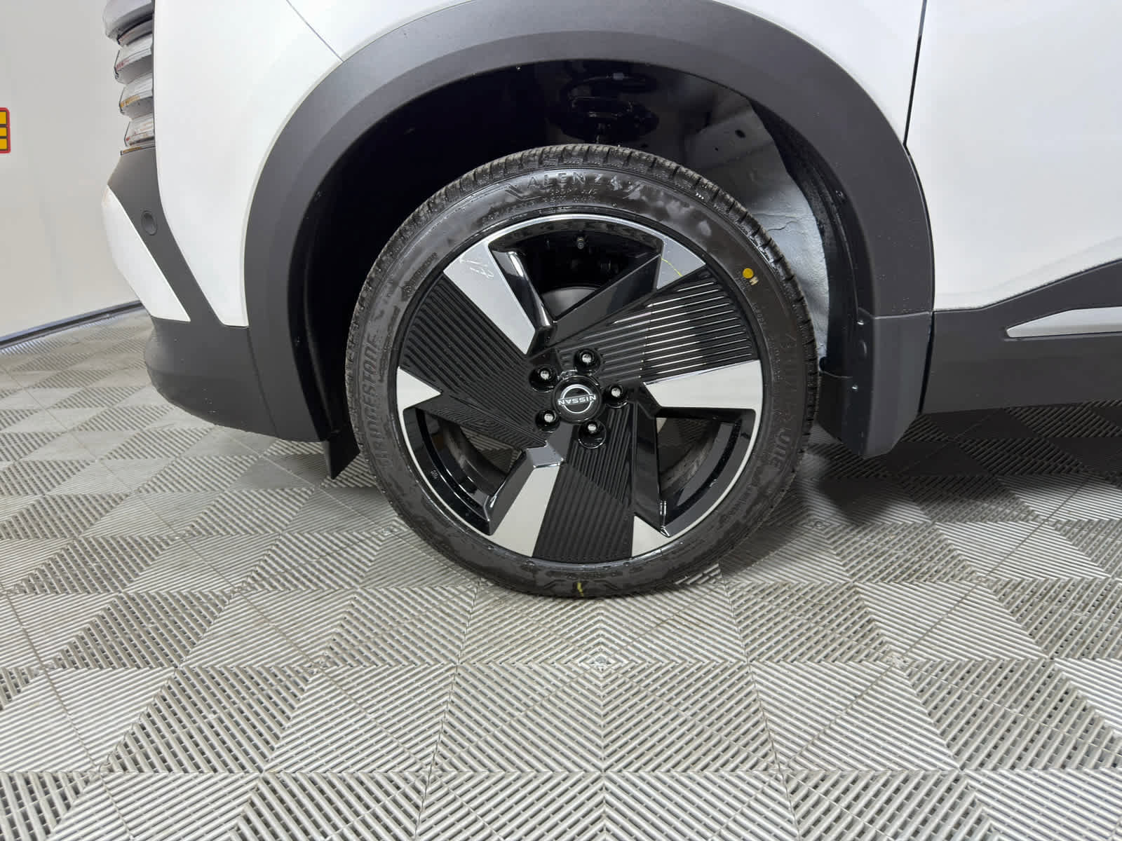 New 2026 Nissan Kicks SR w/ SR Premium Package image 10