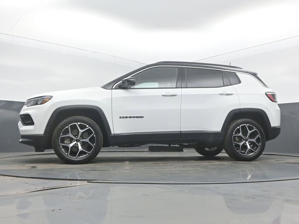 Used 2025 Jeep Compass Limited image 47