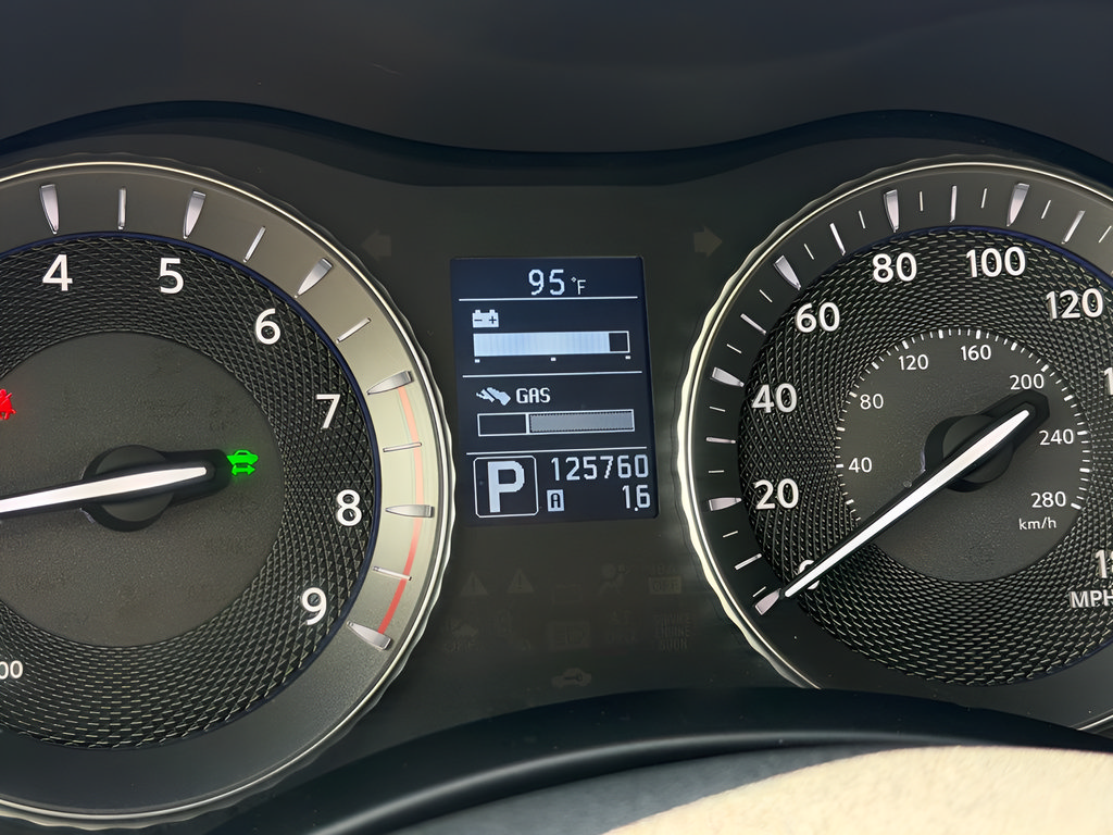 Used 2012 INFINITI M35 w/ Premium Pkg RWD image 40