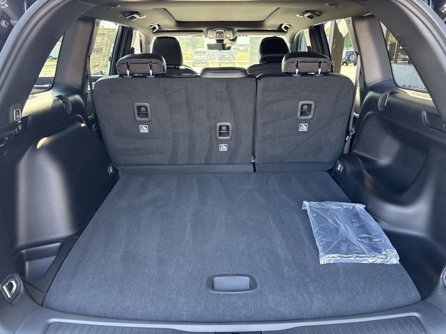 New 2025 Jeep Grand Cherokee Limited w/ Luxury Tech Group II image 16