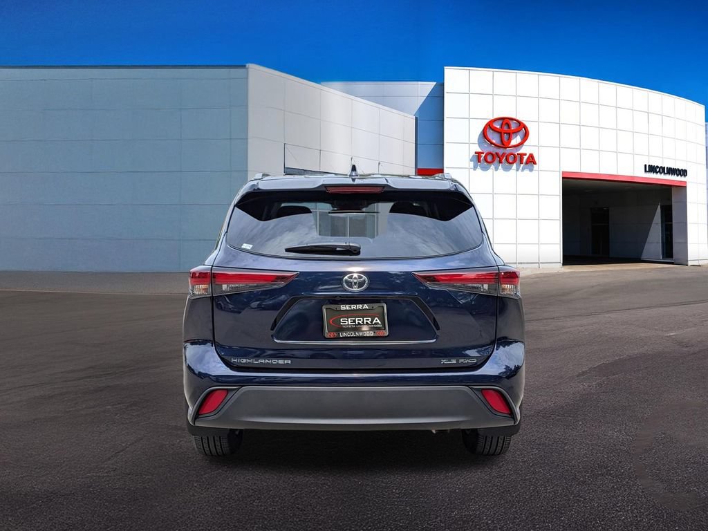 Used 2026 Toyota Highlander XLE AWD/4WD image 12