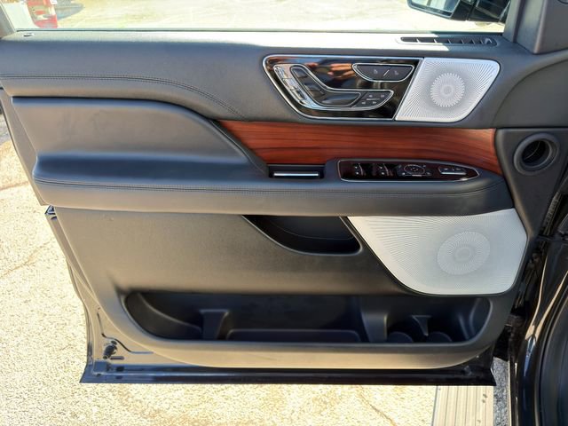 Used 2023 Lincoln Navigator Reserve image 21