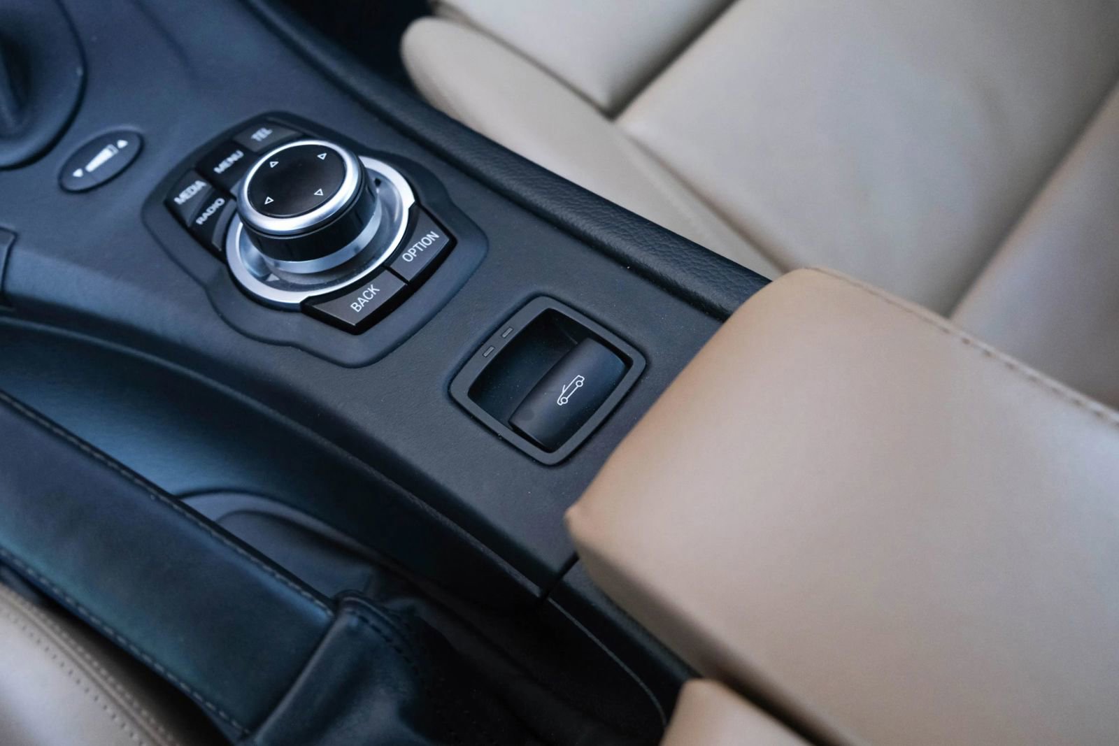 Used 2013 BMW M3 Convertible image 30