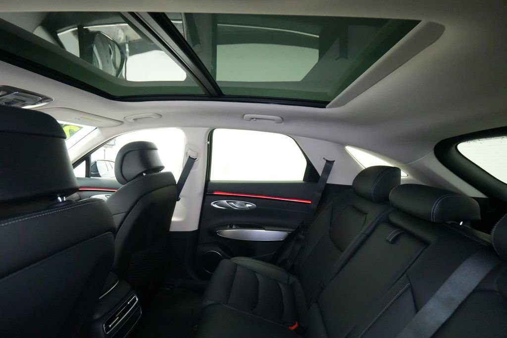 New 2026 Genesis GV70 2.5T Select image 24