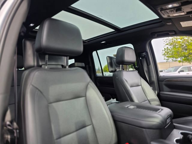 Used 2022 Chevrolet Suburban Z71 w/ Luxury Package AWD/4WD image 11