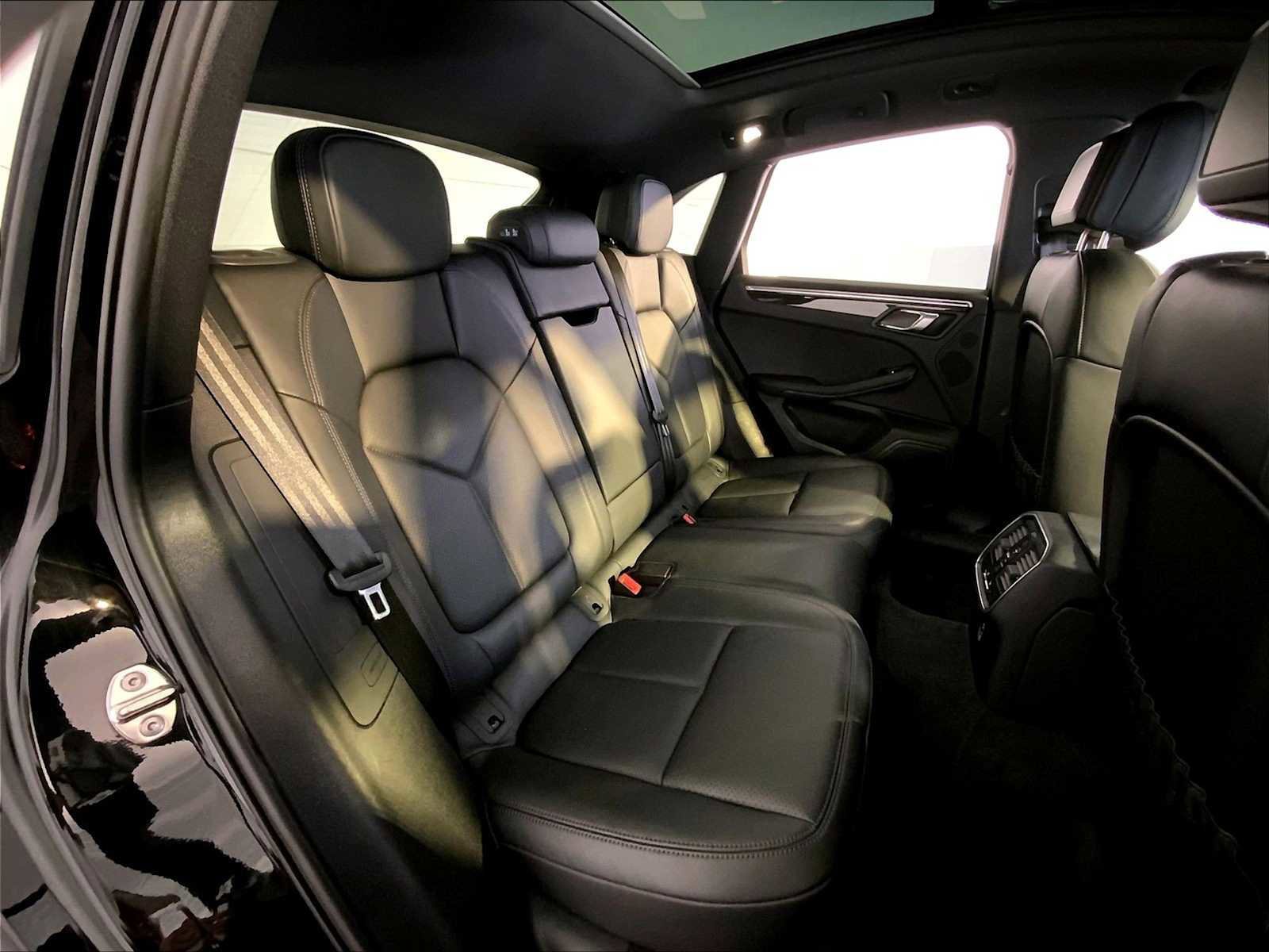 Certified 2023 Porsche Macan image 23