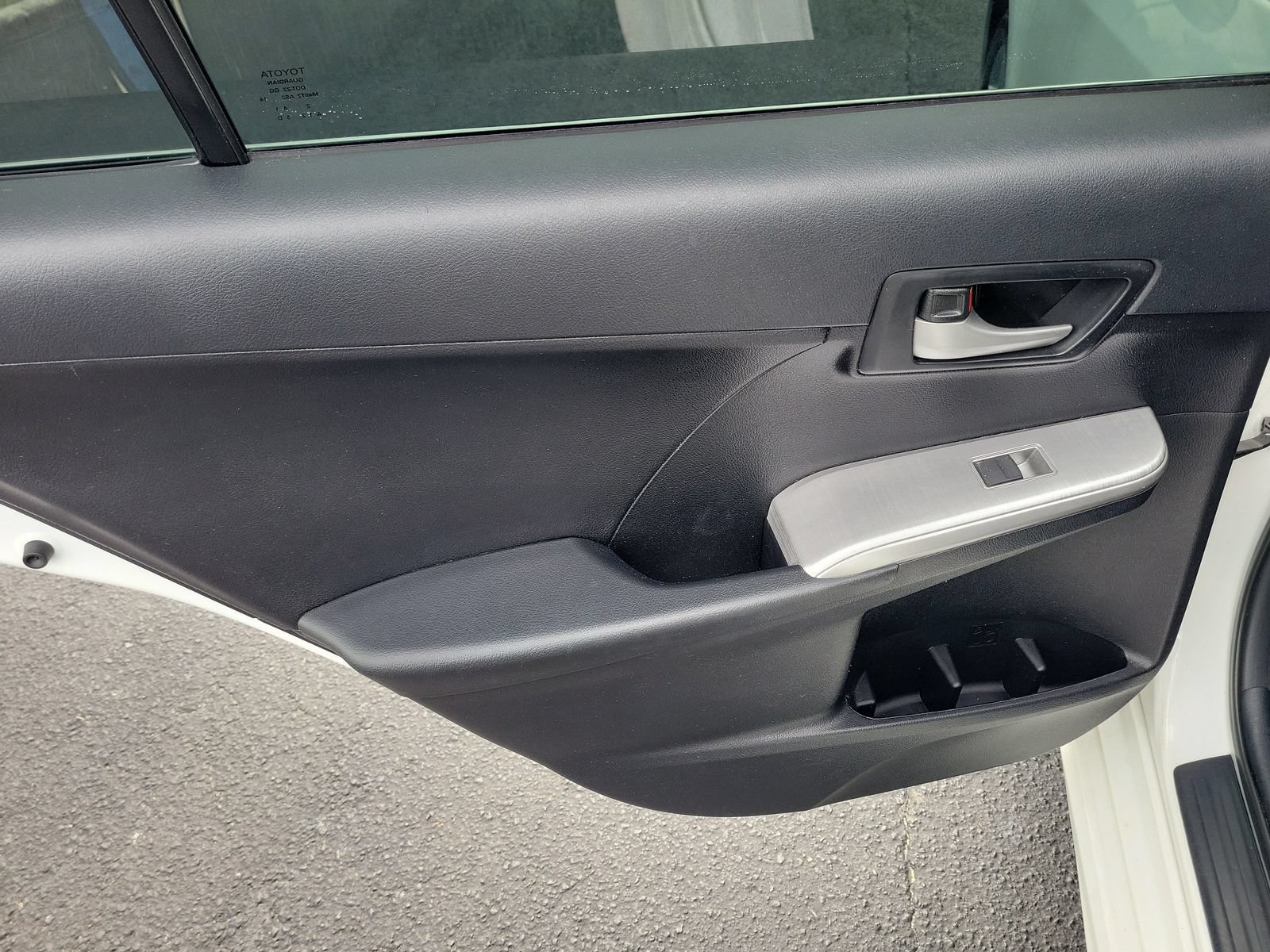 Used 2014 Toyota Camry SE w/ Moonroof Package FWD image 10