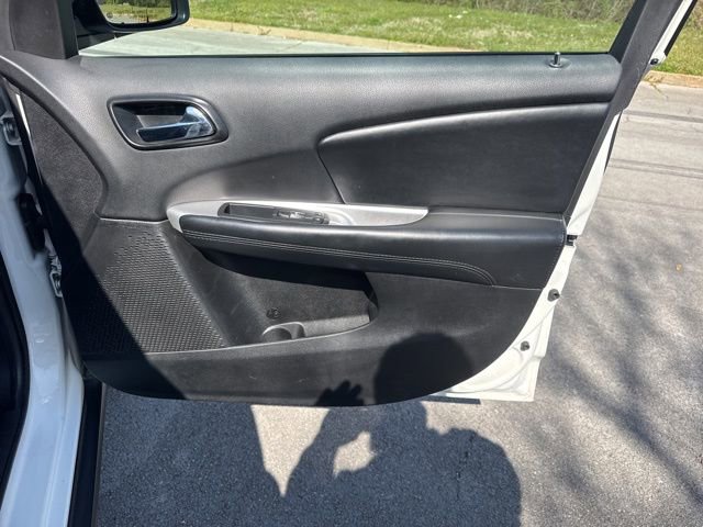 Used 2017 Dodge Journey SE image 9