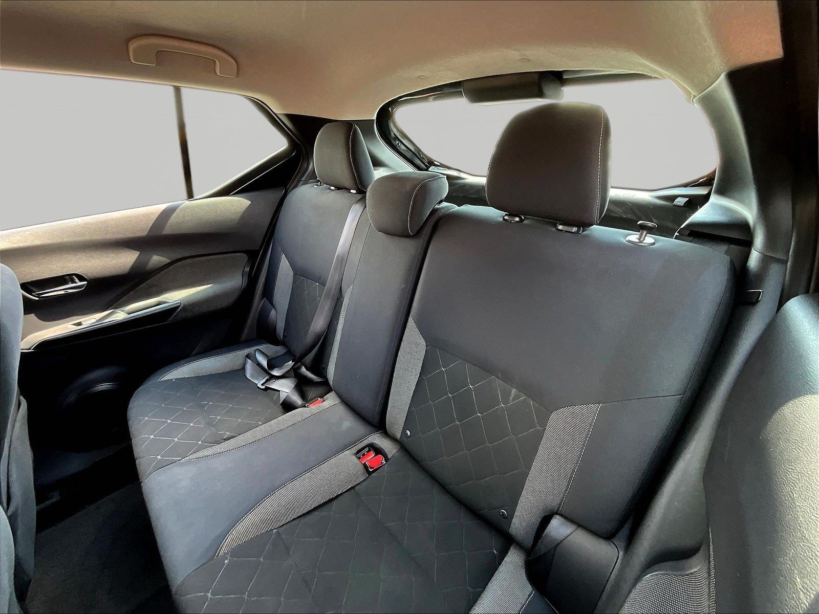 Used 2018 Nissan Kicks SV FWD image 21
