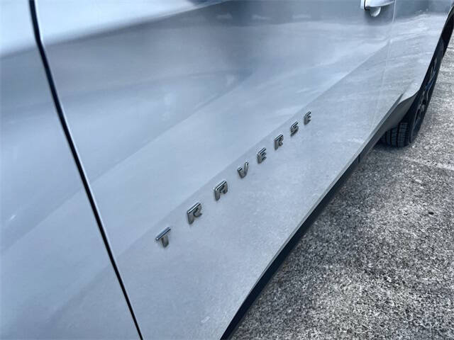 Used 2021 Chevrolet Traverse LS FWD image 30