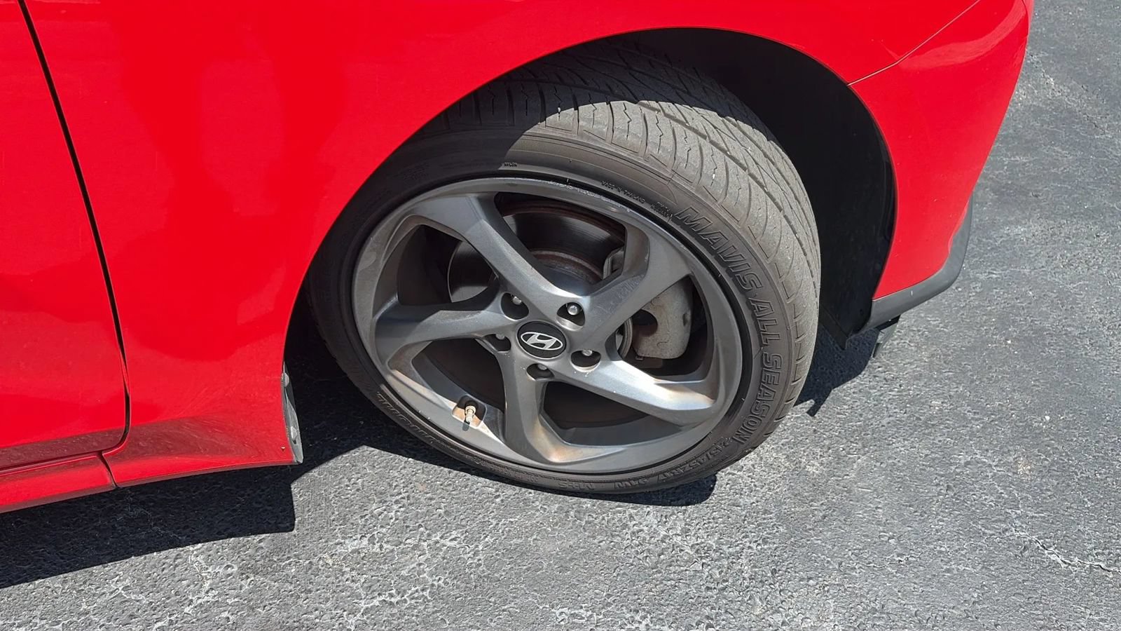 Used 2019 Hyundai Veloster 2.0 FWD image 9