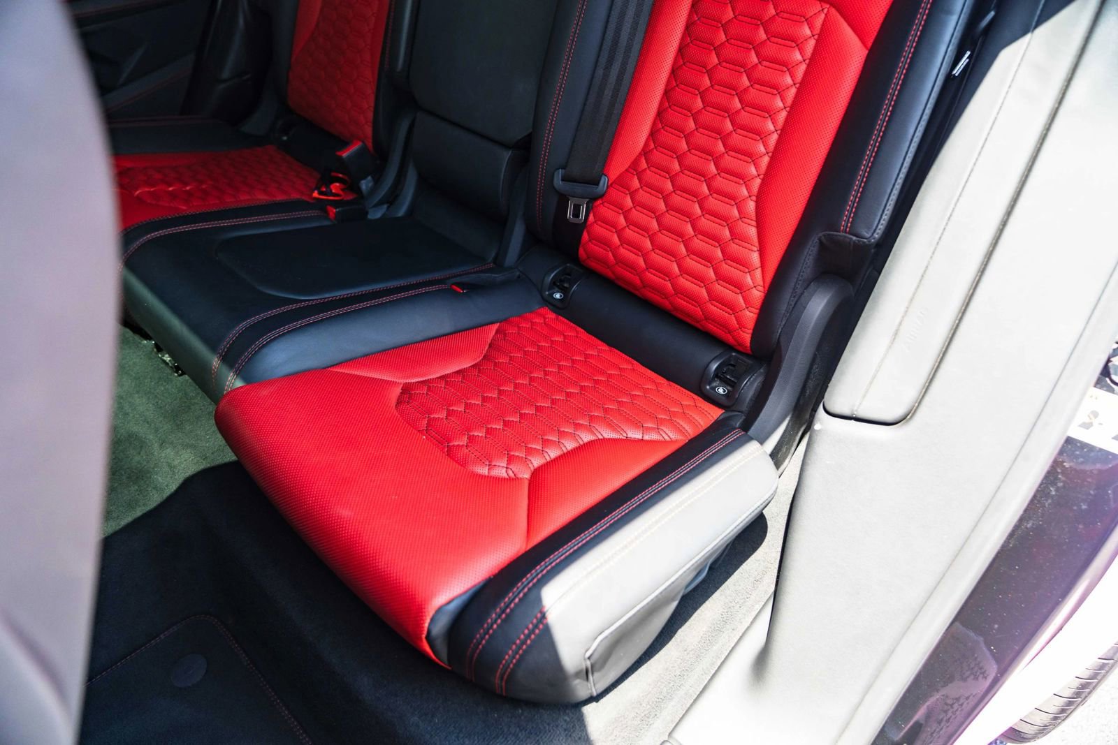 Used 2020 Lamborghini Urus AWD/4WD image 38