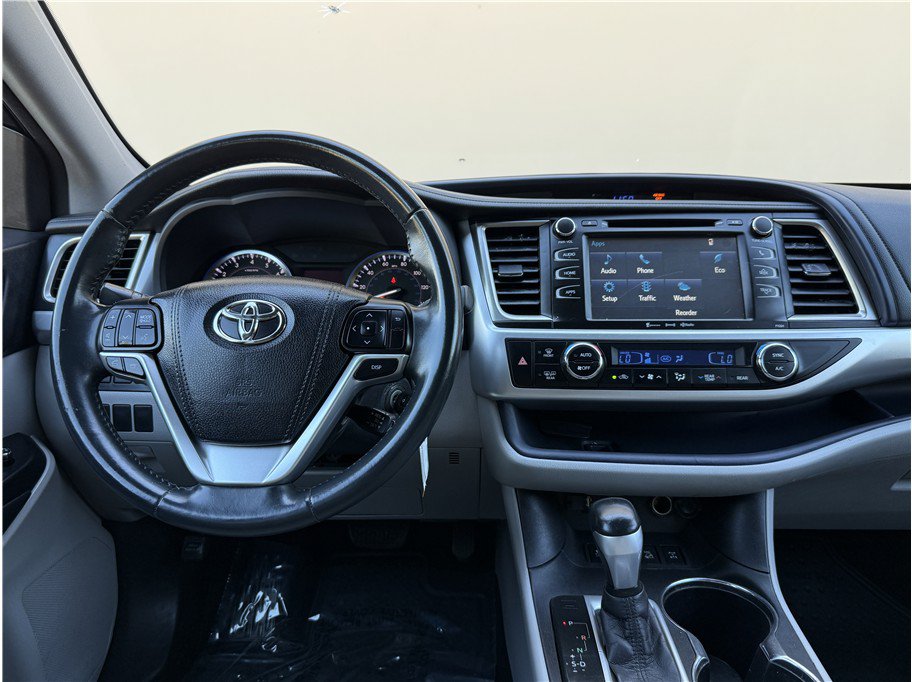 Used 2016 Toyota Highlander Plus AWD/4WD image 18