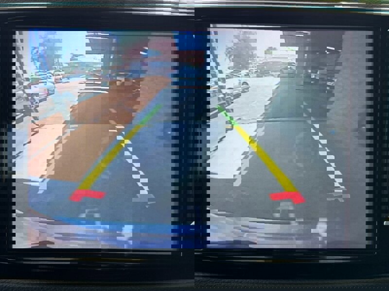 Used 2021 Chrysler Pacifica Touring-L image 36