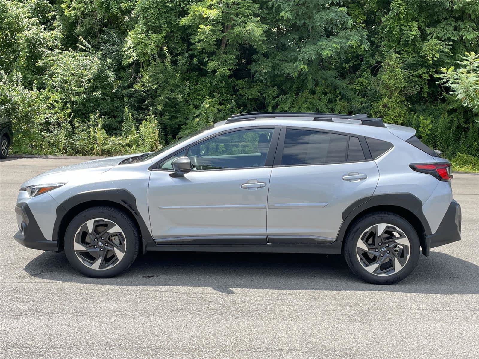 Used 2025 Subaru Crosstrek 2.5i Limited AWD/4WD image 2