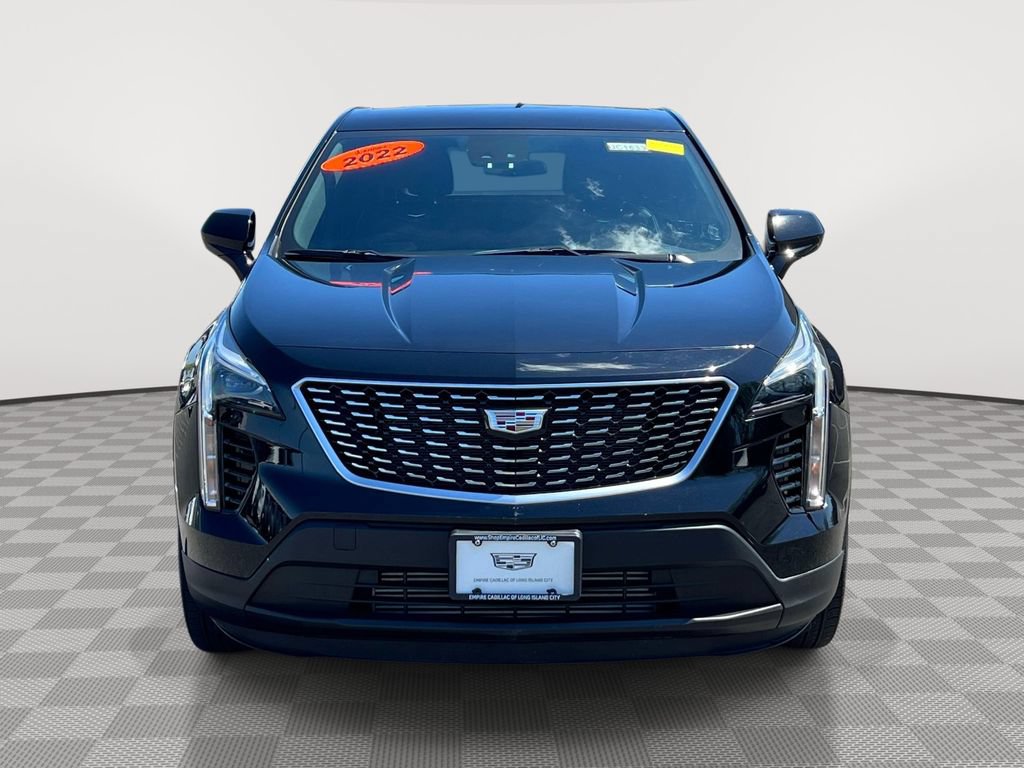 Used 2022 Cadillac XT4 Luxury w/ Cold Weather Package AWD/4WD image 2