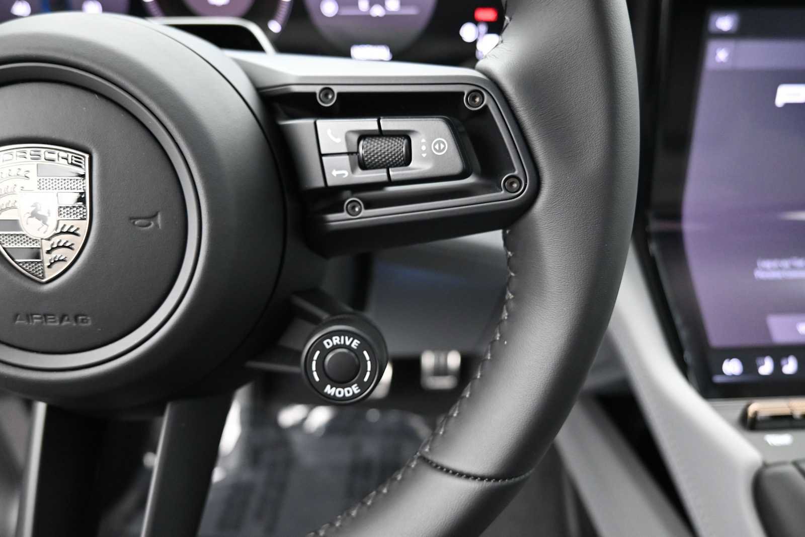 New 2026 Porsche Cayenne Turbo AWD/4WD image 12