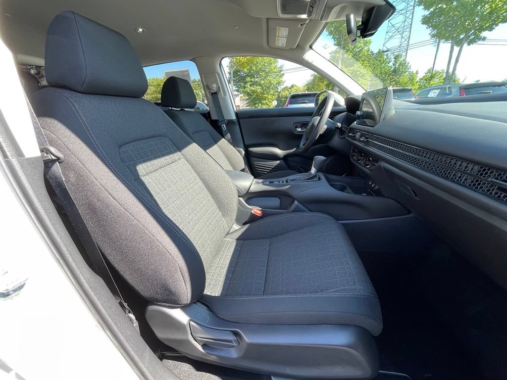 Certified 2026 Honda HR-V LX image 32