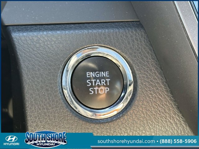 Used 2018 Toyota Camry SE w/ Audio Package FWD image 27