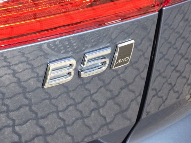 Certified 2024 Volvo XC60 B5 Ultimate w/ Protection Package Premier image 9