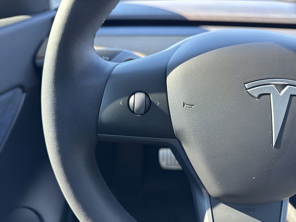Used 2022 Tesla Model Y Performance image 15