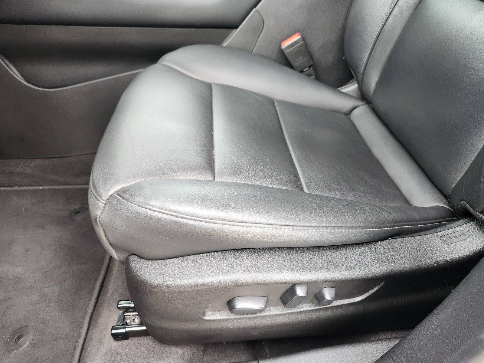 Certified 2023 Cadillac XT4 Premium Luxury w/ Enhanced Visibility Package FWD image 19