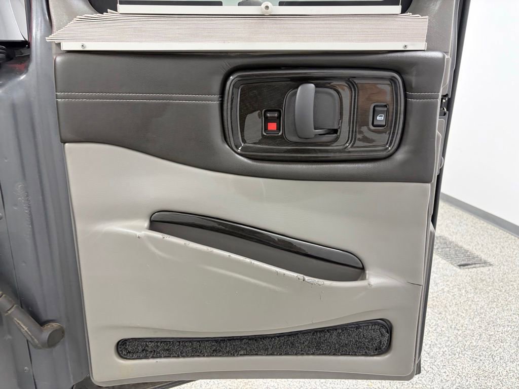 Used 2015 GMC Savana 2500 Extended RWD image 36