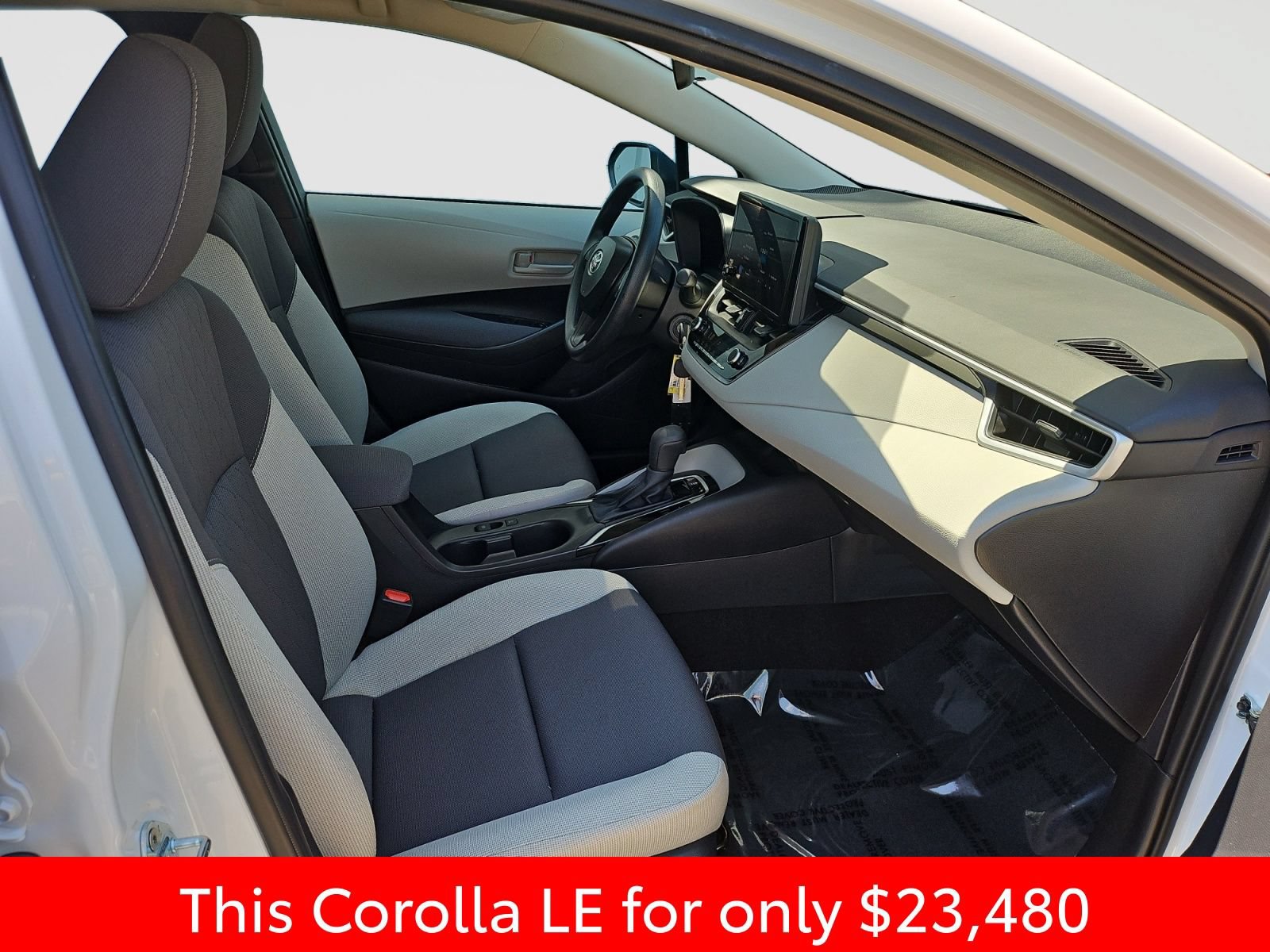 Used 2026 Toyota Corolla LE FWD image 17