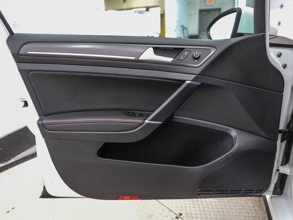 Used 2019 Volkswagen GTI SE w/ SE Experience Package image 9