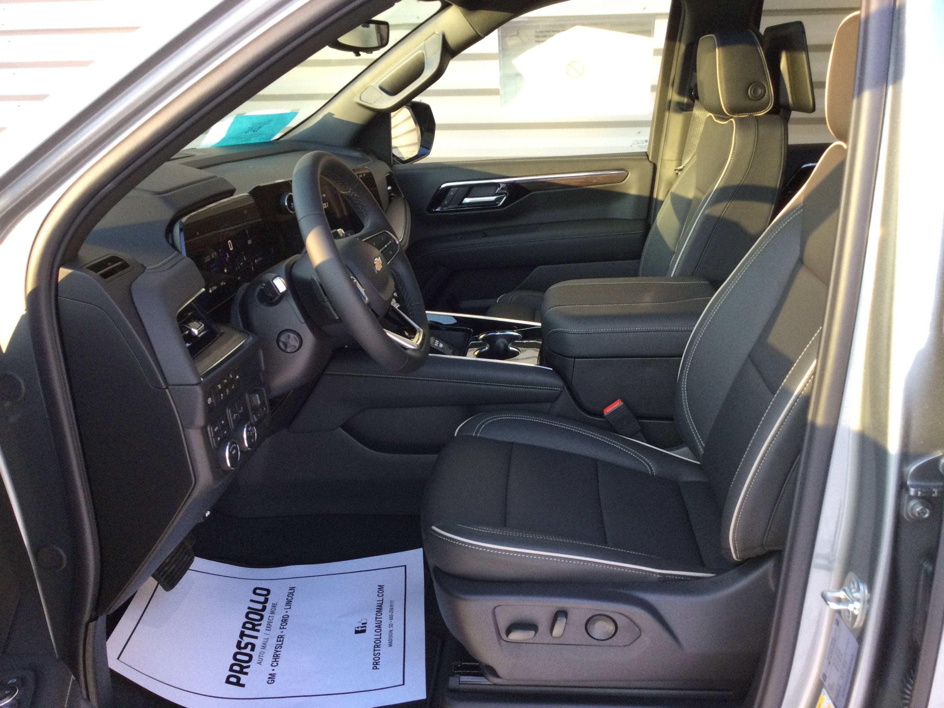 New 2026 Chevrolet Suburban Premier image 10