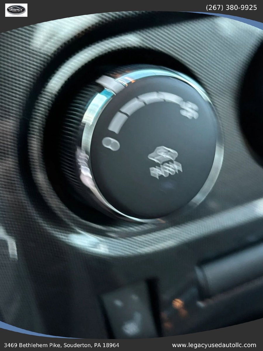 Used 2009 Dodge Challenger R/T RWD image 35
