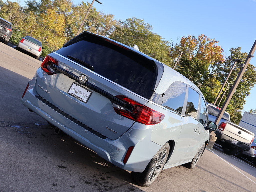 Certified 2025 Honda Odyssey Touring image 7
