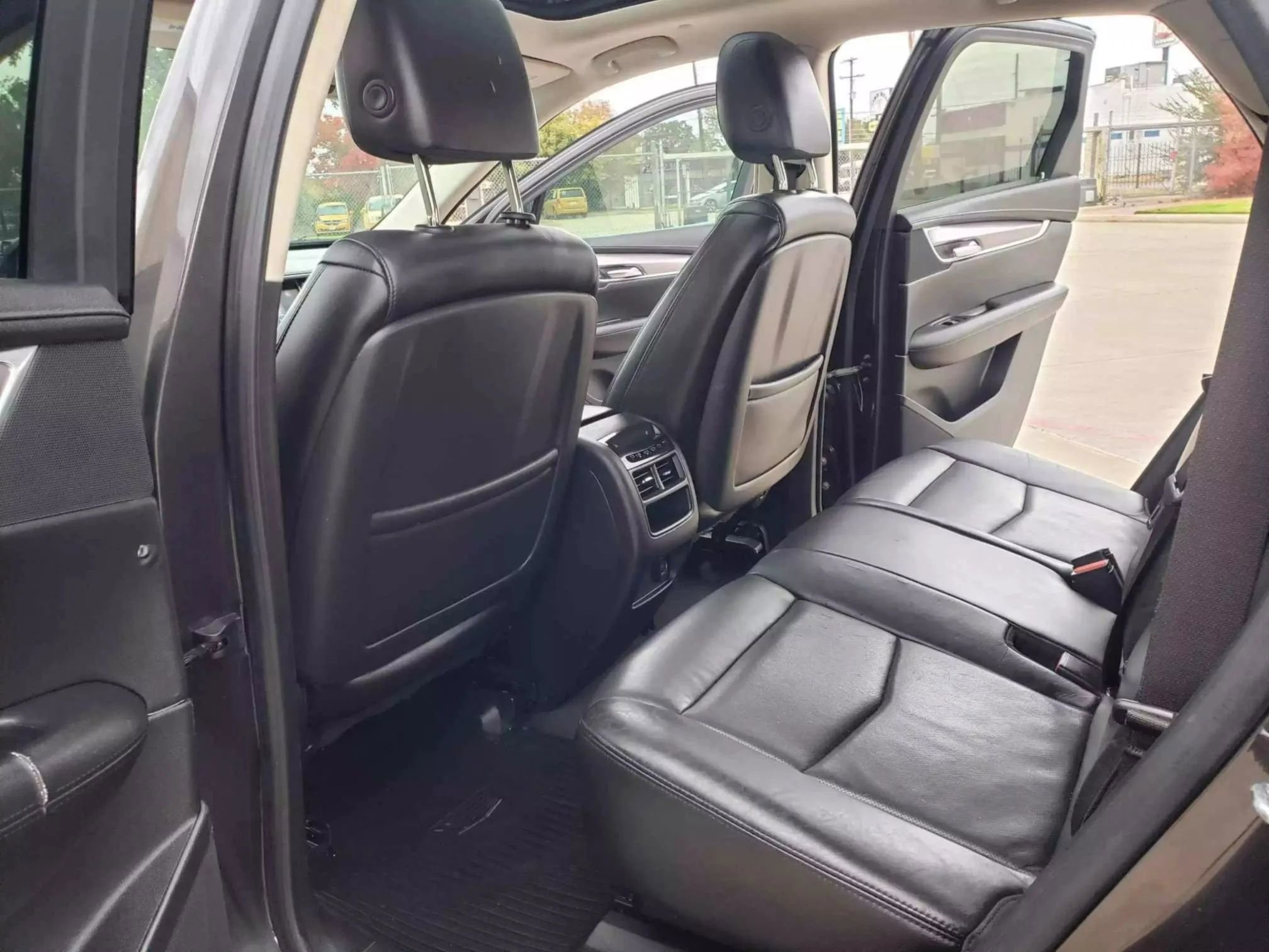 Used 2018 Cadillac XT5 Premium Luxury image 14