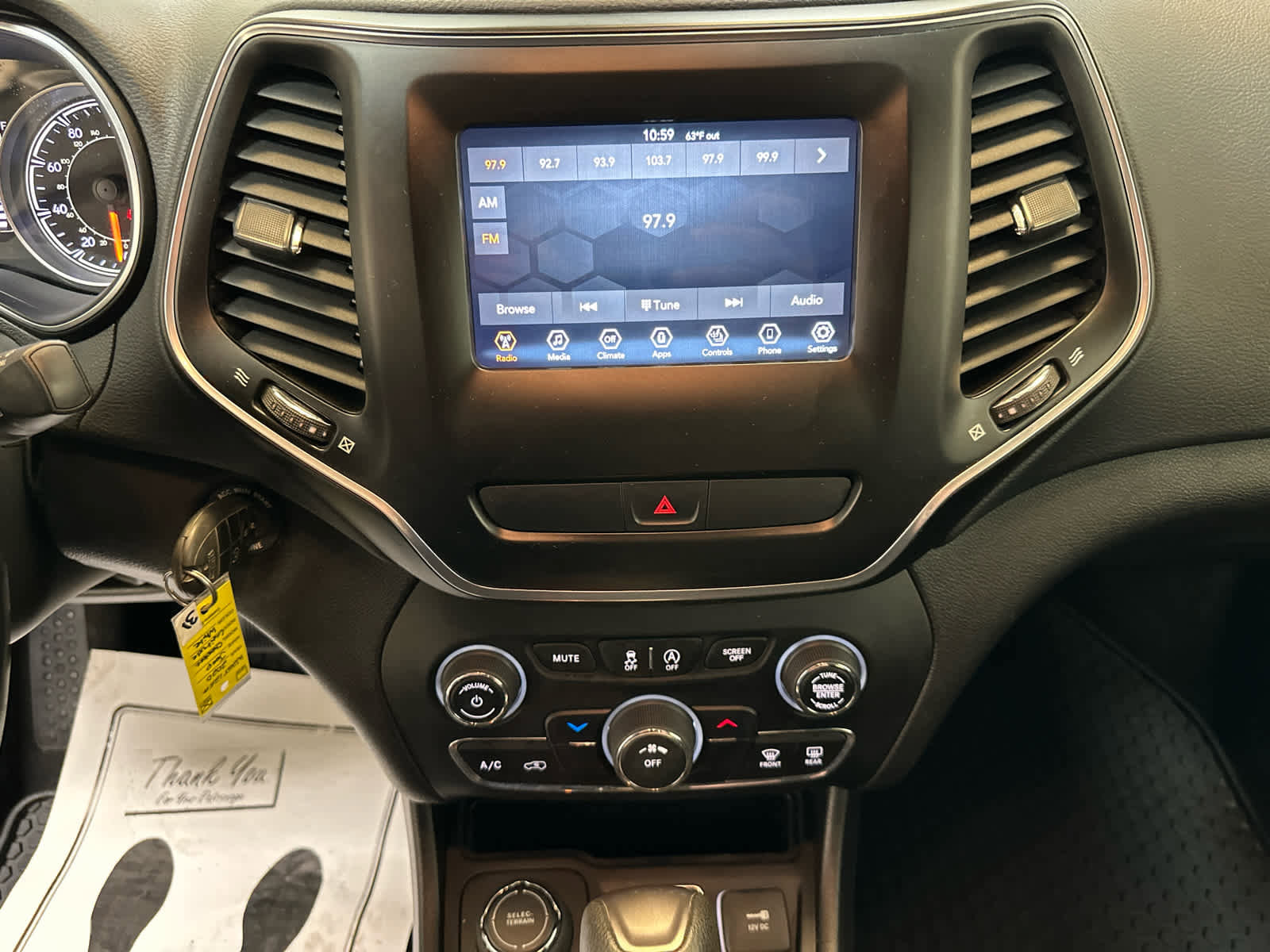 Used 2020 Jeep Cherokee Latitude w/ Cold Weather Group image 5